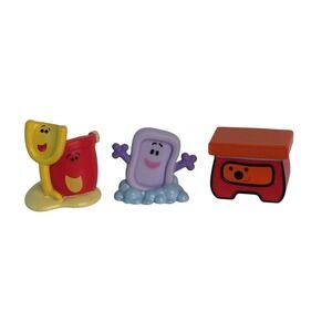 Just Play Blues Clues & You Figures 3pc Shovel Pail Slippery Soap & Side Table